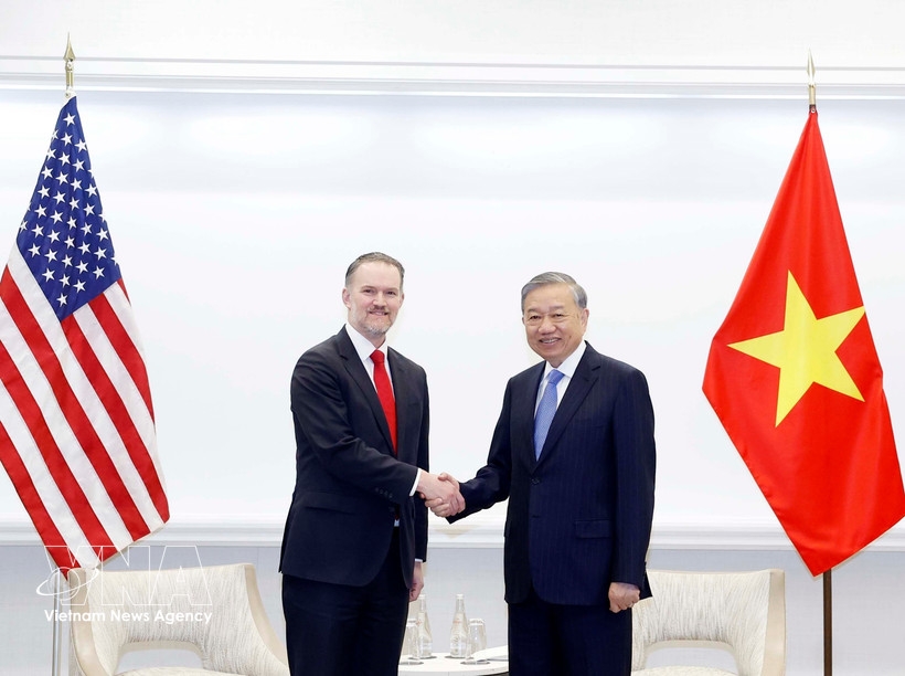 Vietnamese Party chief receives US Trade Representative